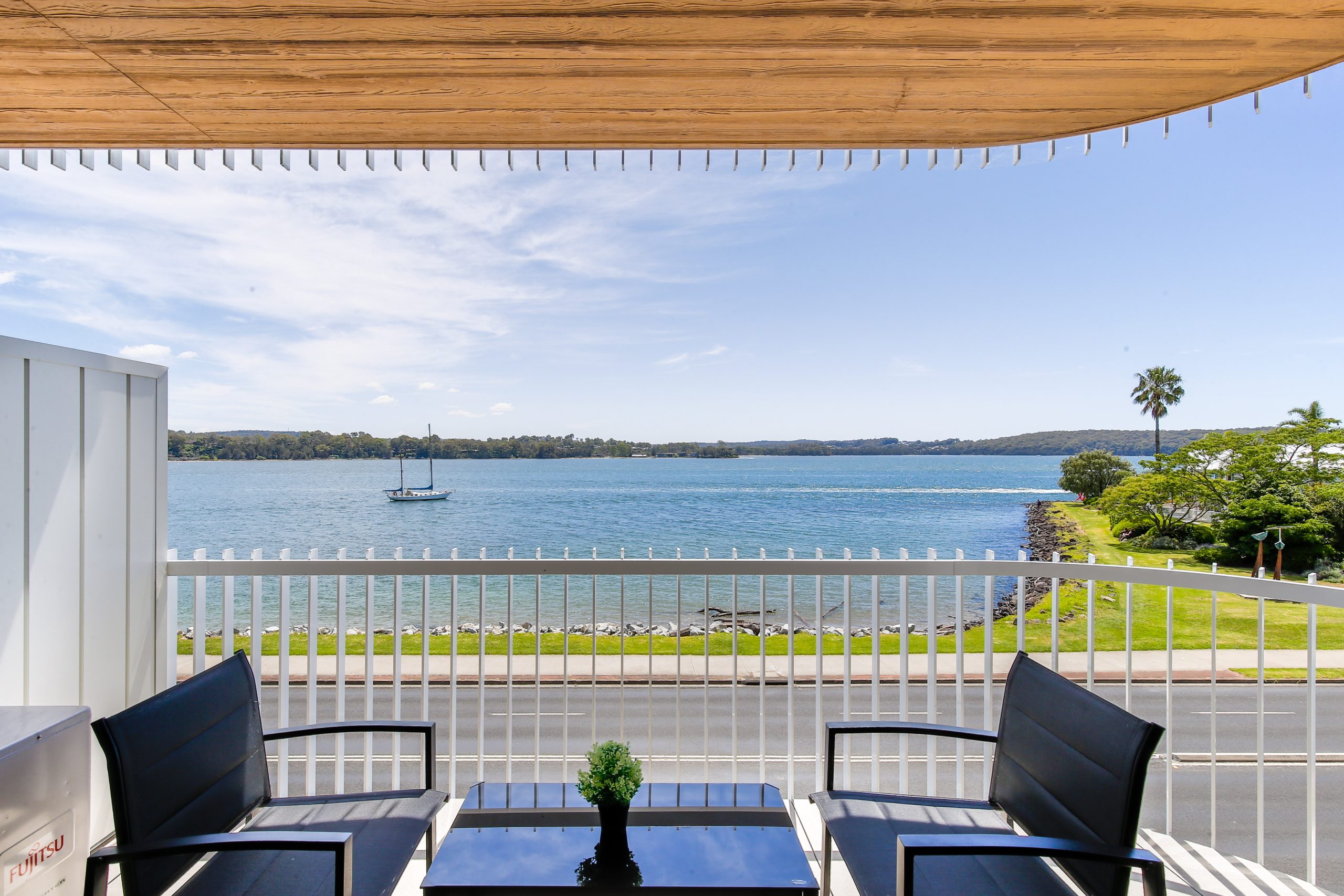 Stunning 1Bed Bayside Apartment with Superb Views Batemans Bay Holiday Rentals
